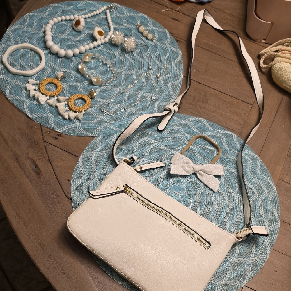 Forever 21 White Cross Body Bag W/ Matching Jewelry Bundle. All Included!
